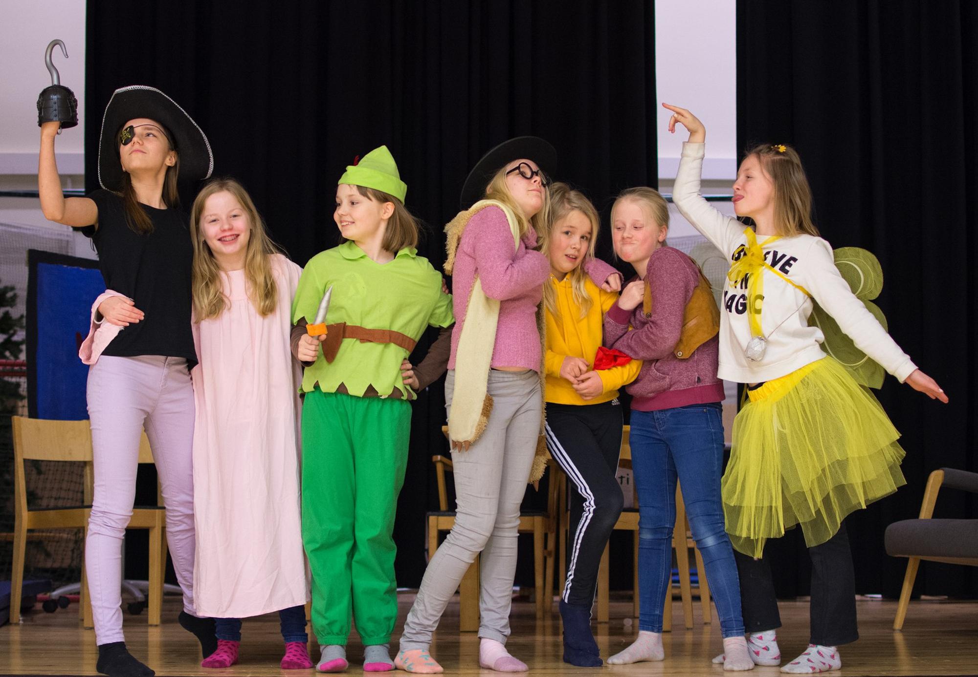 Uutta teatteriharrastustoimintaa Etelä-Suomen maalaiskuntiin 